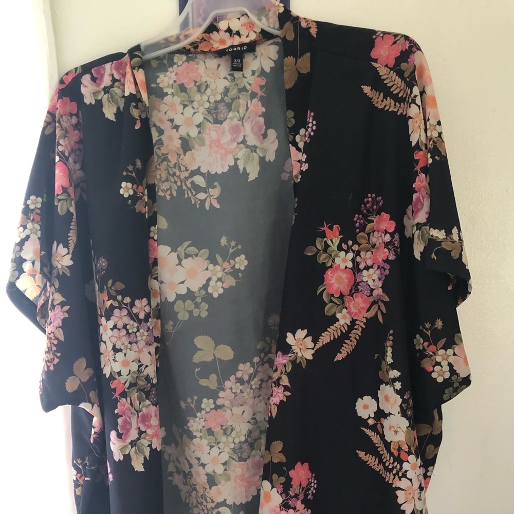 Floral kimono size 2/3 TORRID